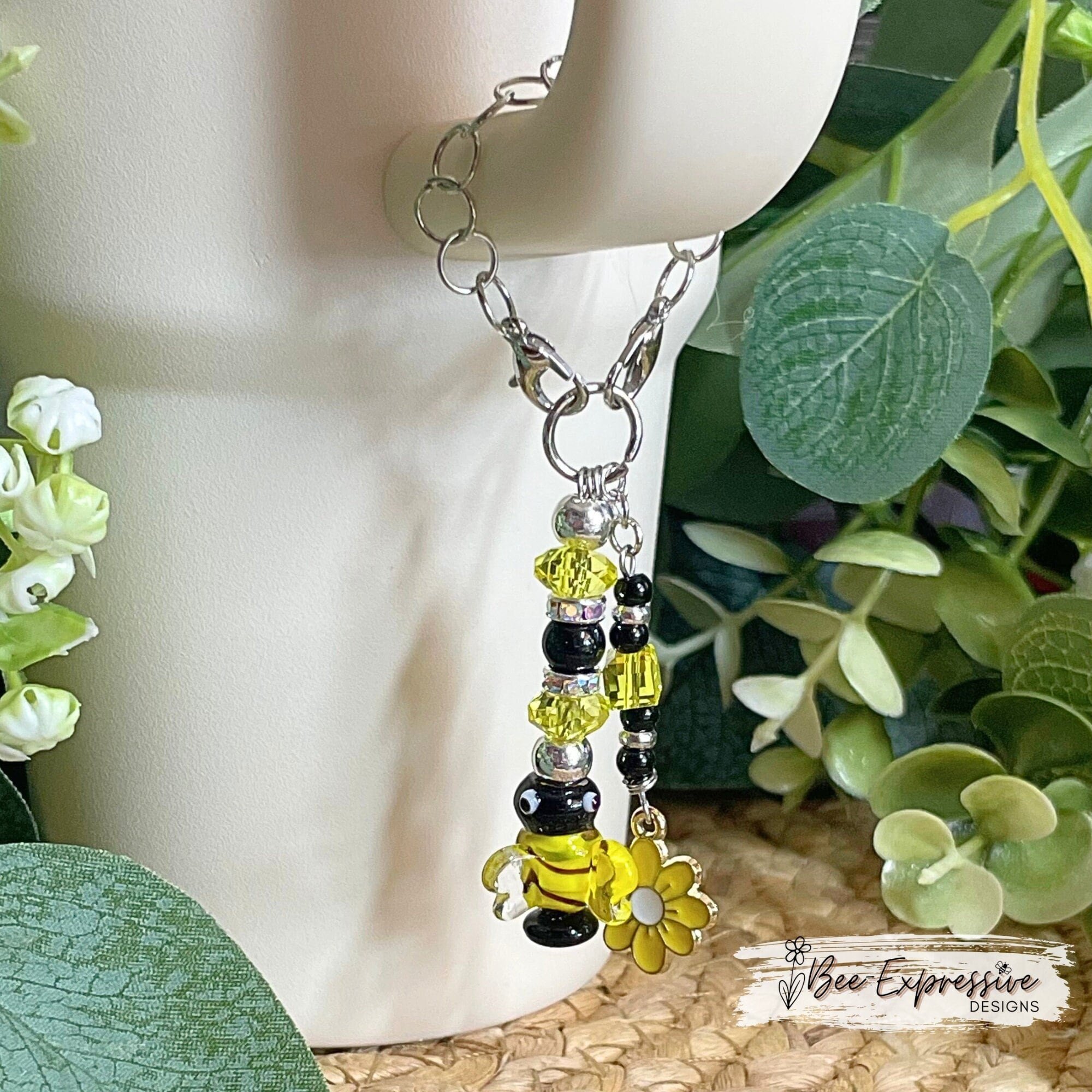 Bumble Bee Tumbler Charm: Glass Bee, Acrylic Beads & Daisy Tassel