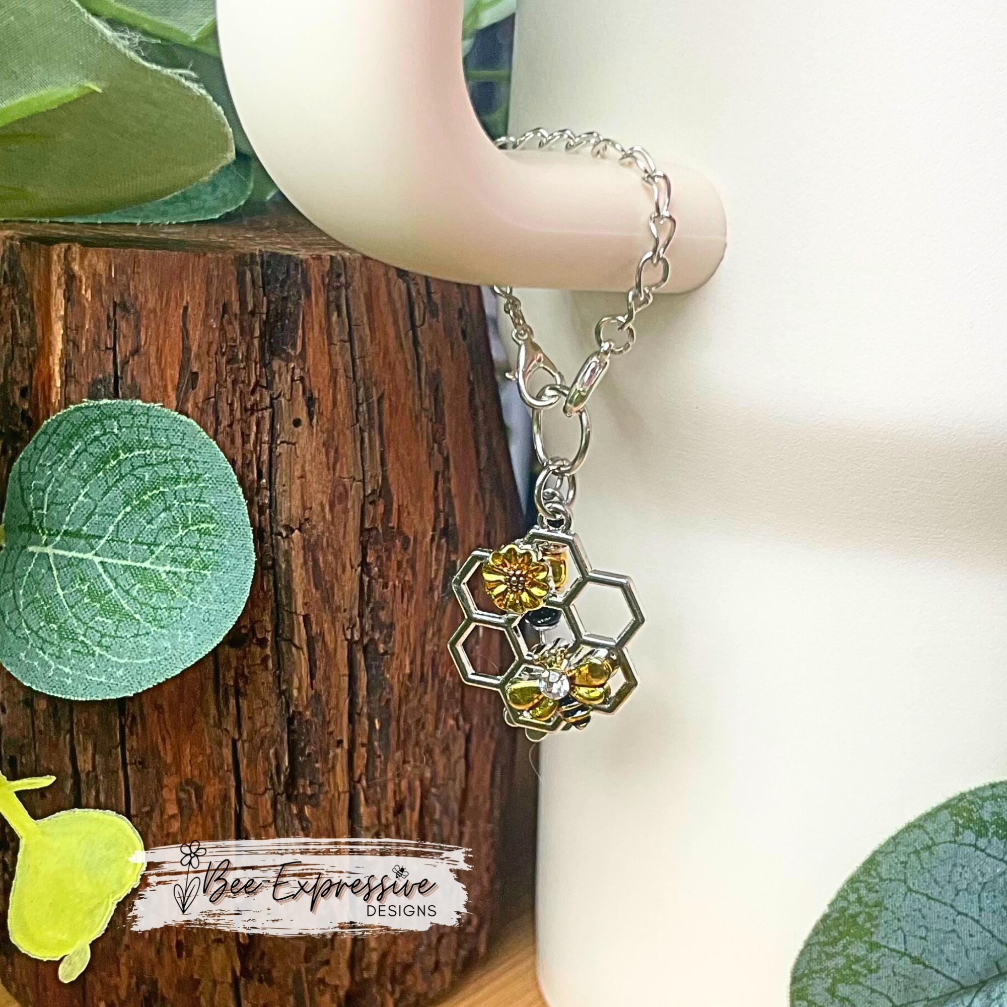 Handmade, bumblebee honey comb, tumbler charm chain! Includes silver spacer beads, square bead, & beaded tassel with a flower charm