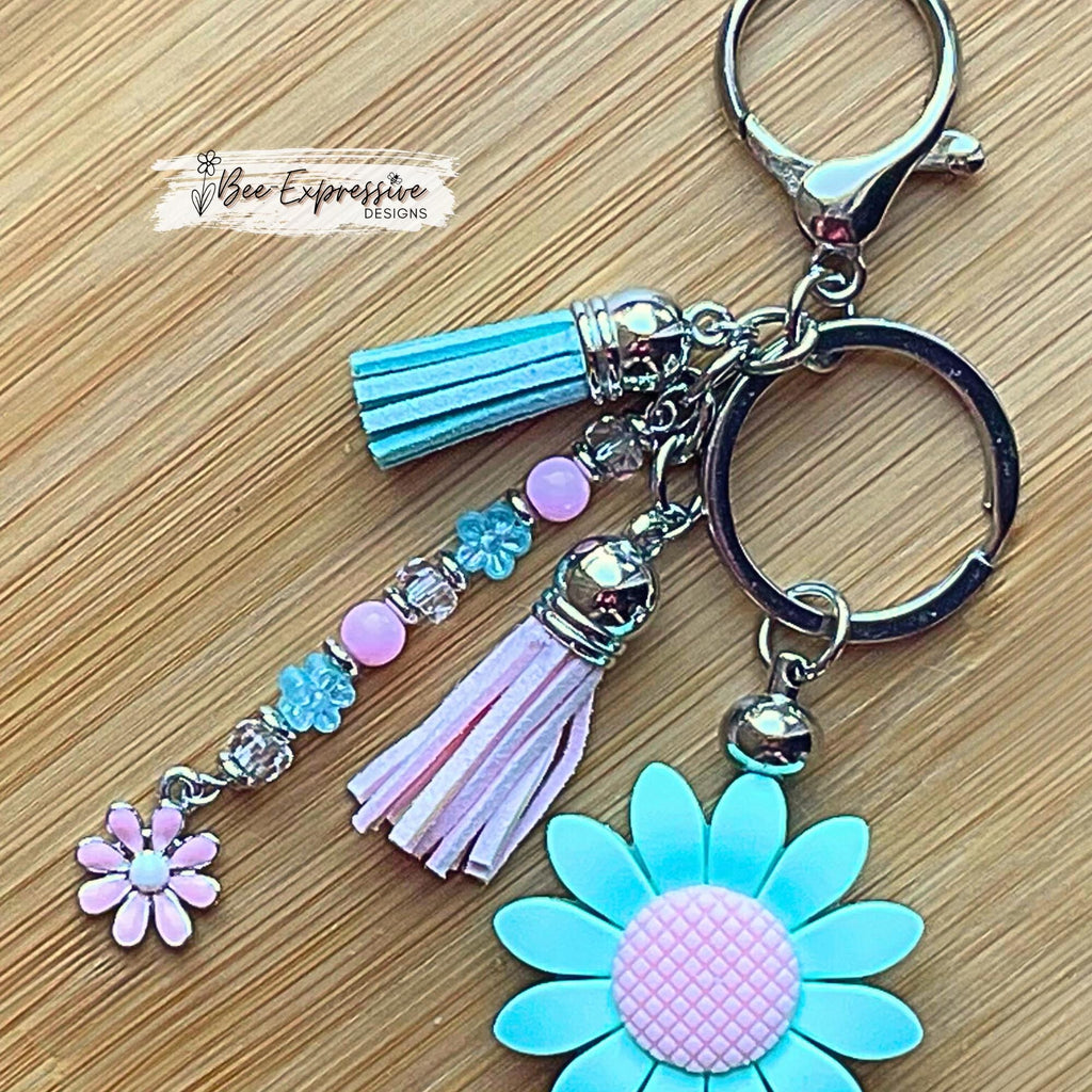 Handmade, silicone 3D PIG & SUNFLOWER keychain! Lobster clasp, bead bar, alloy, acrylic, beaded tassel with flowers, pink daisy flower charm