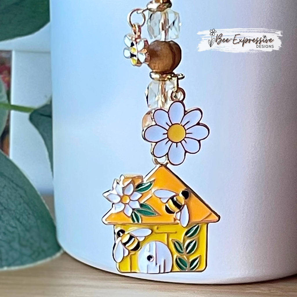 BUMBLE BEE, tumbler charm chain for Stanley! Gold toned, lobster clasps, acrylic and wood beads, a tiny bee charm and a daisy flower charm!