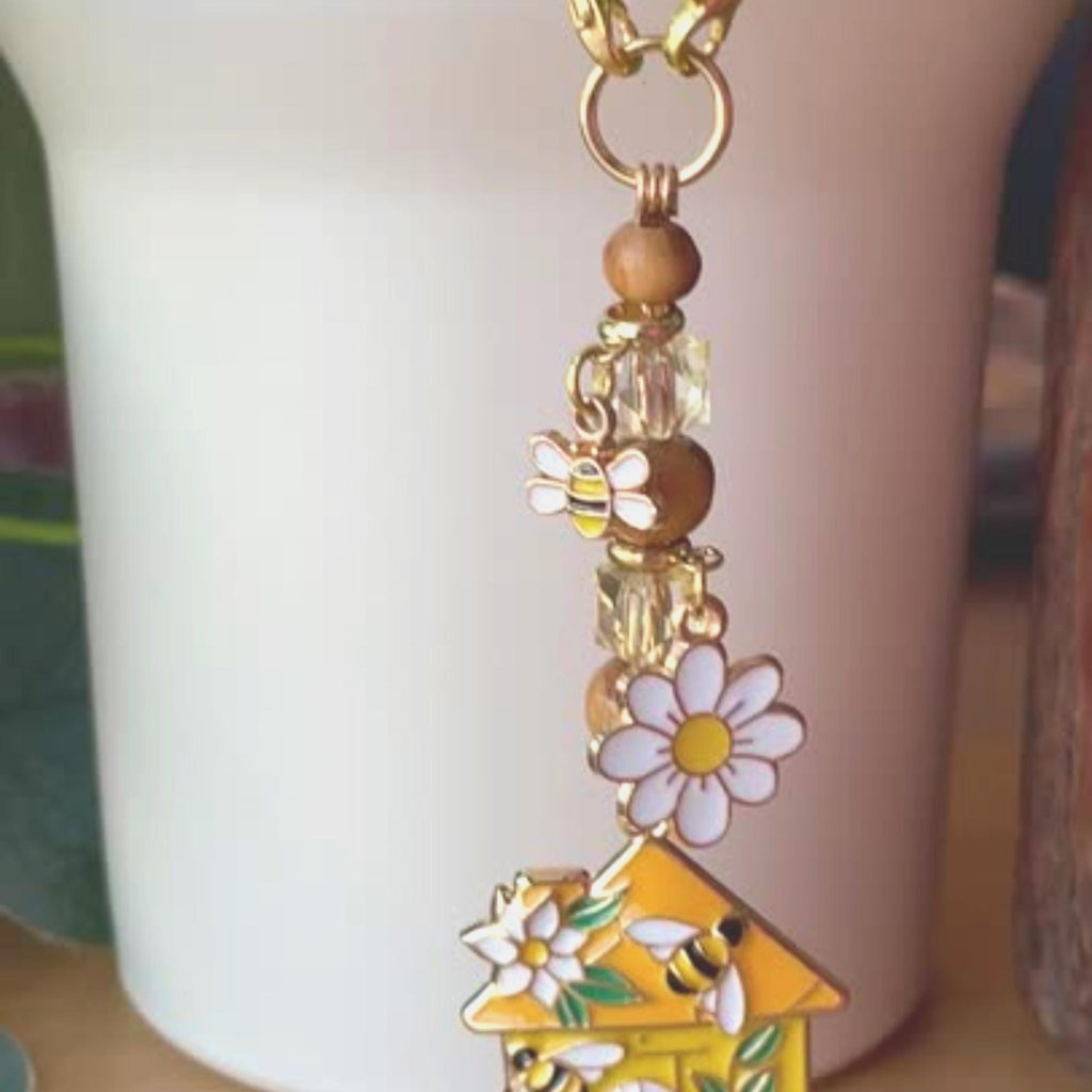 BUMBLE BEE, tumbler charm chain for Stanley! Gold toned, lobster clasps, acrylic and wood beads, a tiny bee charm and a daisy flower charm!